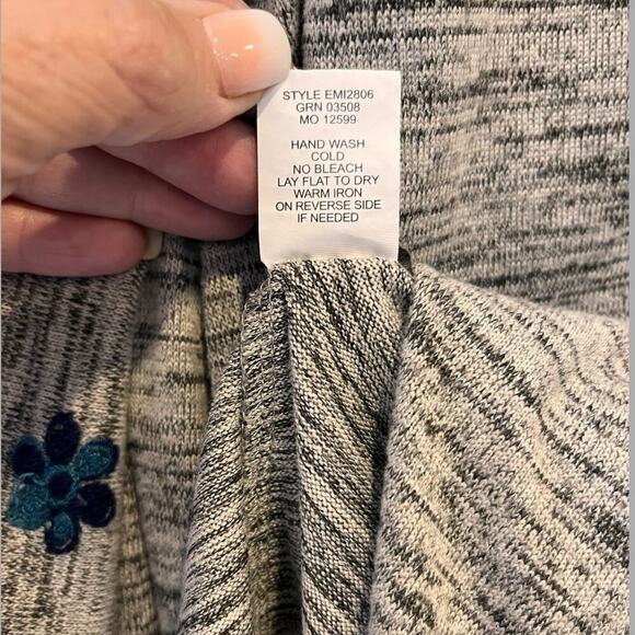 Anthropologie Fig and Flower Open Oversized Embroidered Cardigan Large - Picture 7 of 8